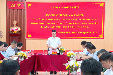 ĐỒNG CHÍ MÙA A VẢNG, ỦY VIÊN DỰ KHUYẾT BCHTW ĐẢNG, PHÓ BÍ THƯ TỈNH ỦY, CHỦ TỊCH UB MTTQ VIỆT NAM TỈNH THĂM, LÀM VIỆC TẠI XÃ MƯỜNG MÙN